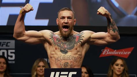 Conor McGregor's knockout punch leaves Scottish fighter out cold.